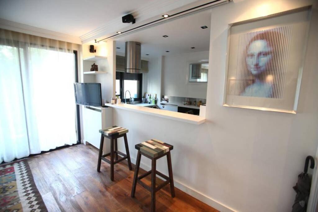 George Apartment In Neuilly Экстерьер фото