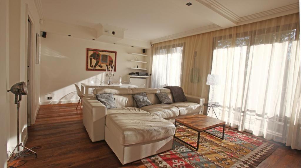 George Apartment In Neuilly Экстерьер фото